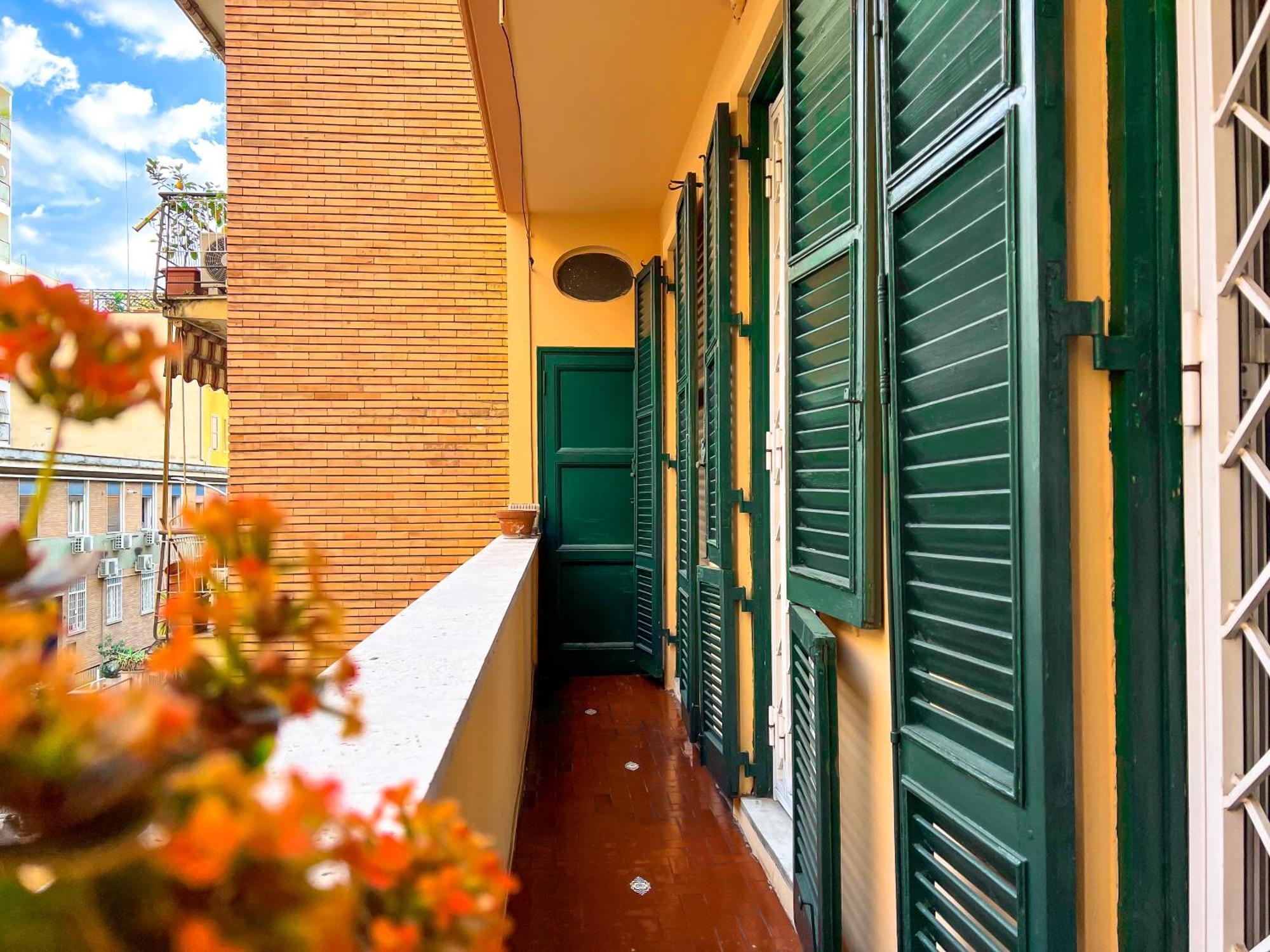 Large House Near The Metro A - Ideal For 6 People In The Center Of Apartment Rome